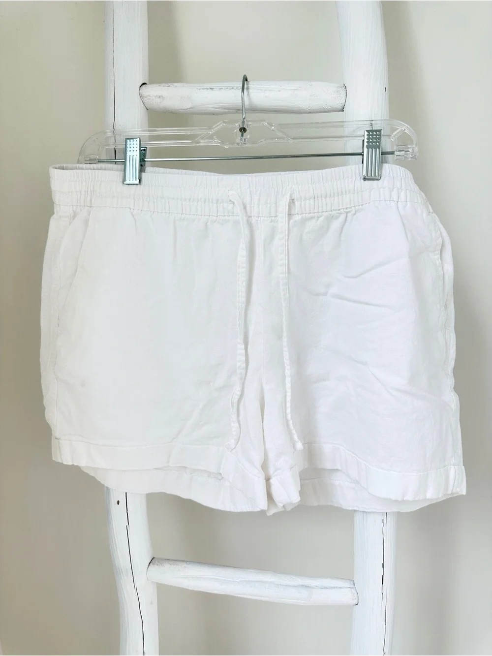 Old Navy White Drawstring Linen Blend 4” Shorts Size Large